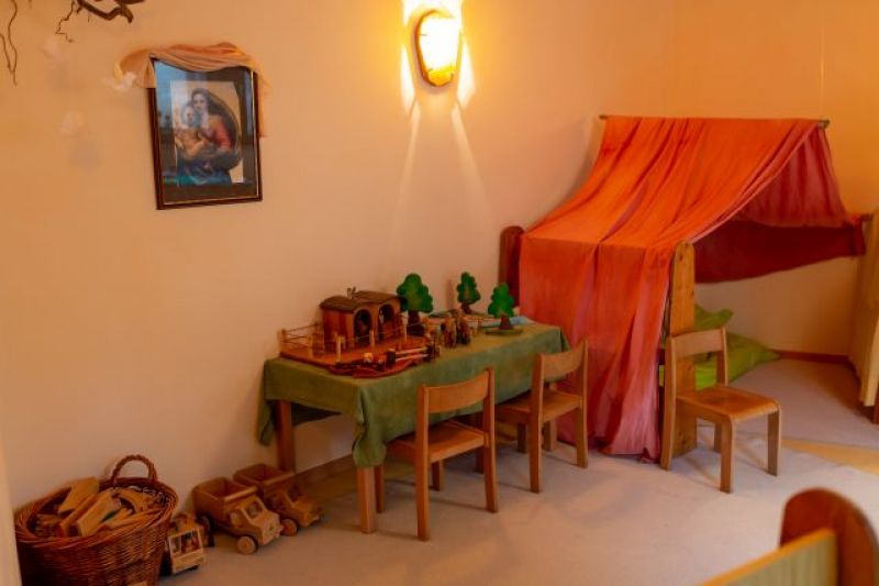 LITTLE BIRD Portal :: Betreuungsstätte :: Kindergarten "Haus Regenbogen